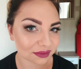 Makijaż okolicznościowy — Nina Makijaż okolicznościowy Bielsko-Biała — Nina, wyrazista bordowa pomadka i podkreślone oczy, Makeup by Ola