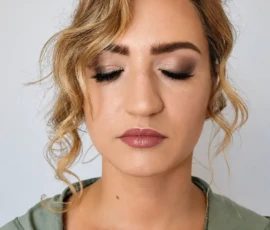 Makijaż okolicznościowy Bielsko-Biała - Asia, brązowy smoky eyes i błyszcząca pomadka, efekt Makeup by Ola